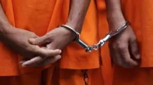 Empat Pelaku Pengeroyokan Pemuda di Surabaya Ditangkap Polisi
